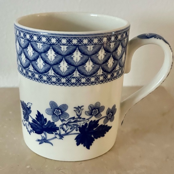 Spode Blue Room Geranium Mug - Picture 2 of 8